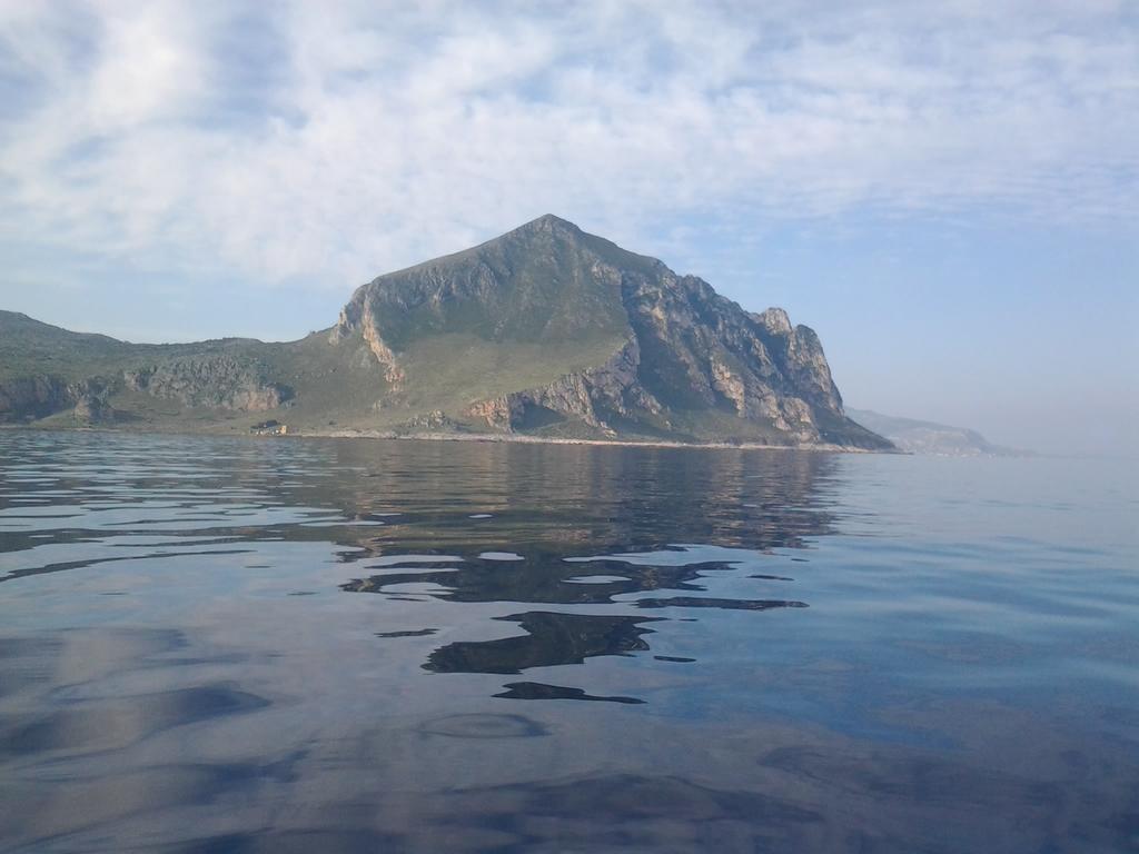 Casa Vacanza Tra Cielo E Mare Custonaci Exteriör bild